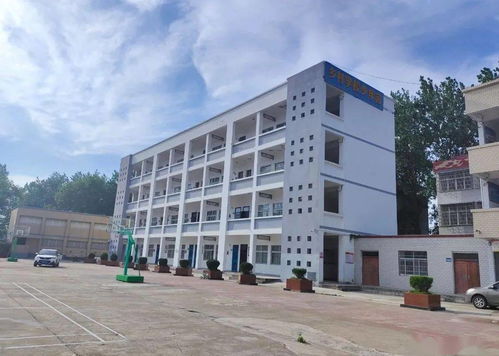 懷遠(yuǎn)縣雙溝中學(xué) 著力打造三支隊(duì)伍 提升農(nóng)村中學(xué)的辦學(xué)質(zhì)量和水平